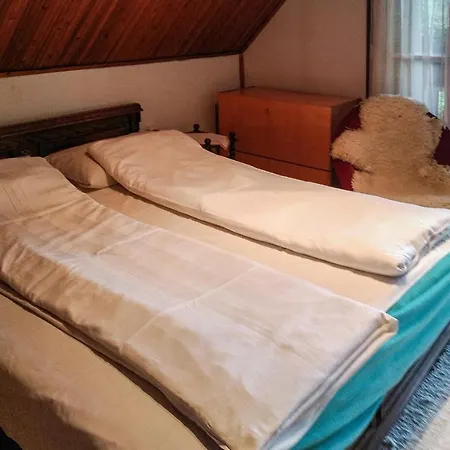 Amazing In Revfulop W/ 3 Bedrooms Ferienhaus *